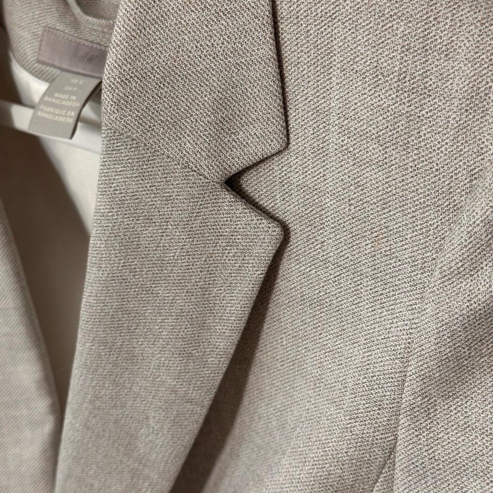 H&M taupe blazer fitted size small - Picture 3 of 5